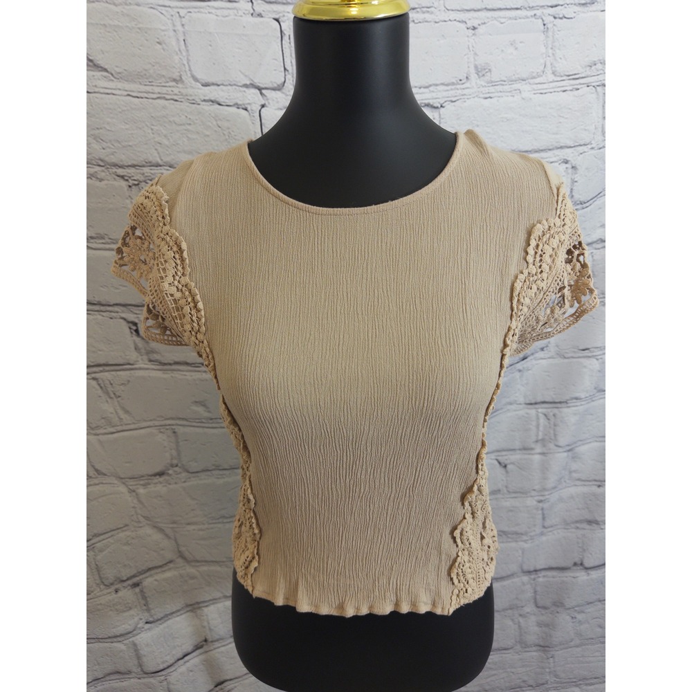 Allya Crochet Lace Short Sleeve Top Womens Size Small Tan Boho Crinkle Rayon‎